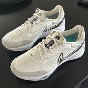 Brand new size 9.5 Nike react golf sneakers